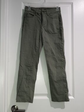 Straight Leg Women's Jeans in Olive Green